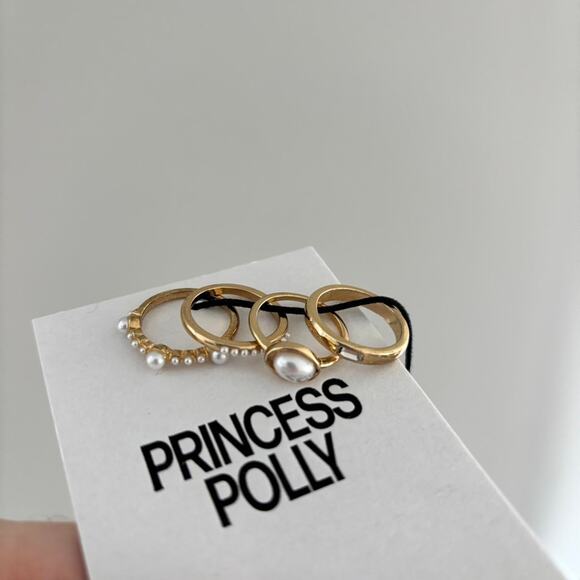 NEW Princess Polly Gold Ring Set Size 6 - Picture 2 of 6